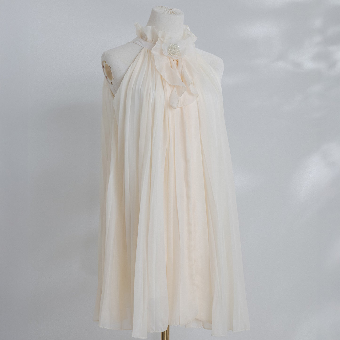 クラシカルフラワーモチーフキャミワンピース[miu504011]